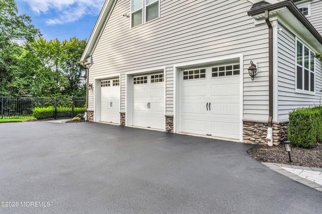 4 Captiva Lane, Morganville, NJ 07751