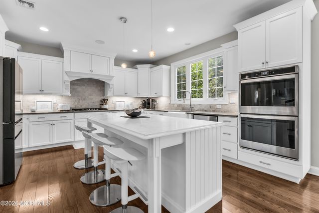 4 Captiva Lane, Morganville, NJ 07751