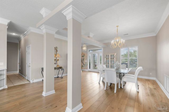 525 Windrose Cir, Pensacola, FL 32507