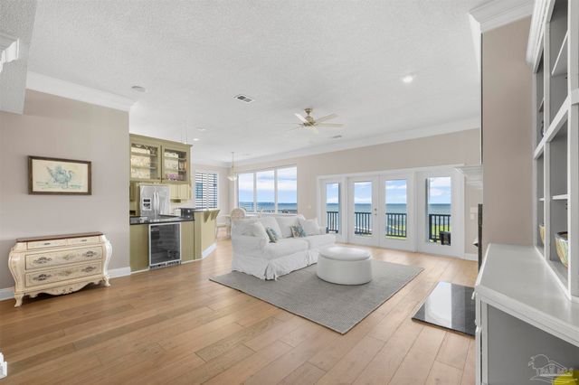 525 Windrose Cir, Pensacola, FL 32507