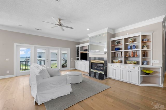 525 Windrose Cir, Pensacola, FL 32507