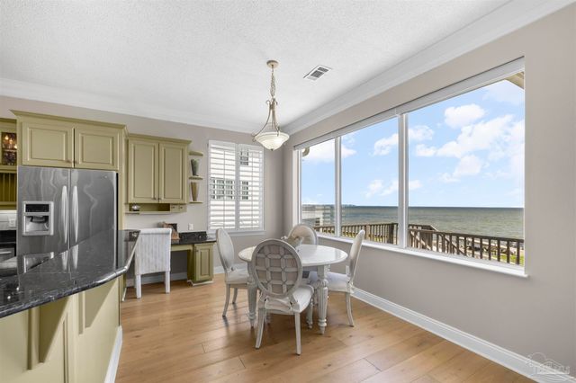 525 Windrose Cir, Pensacola, FL 32507