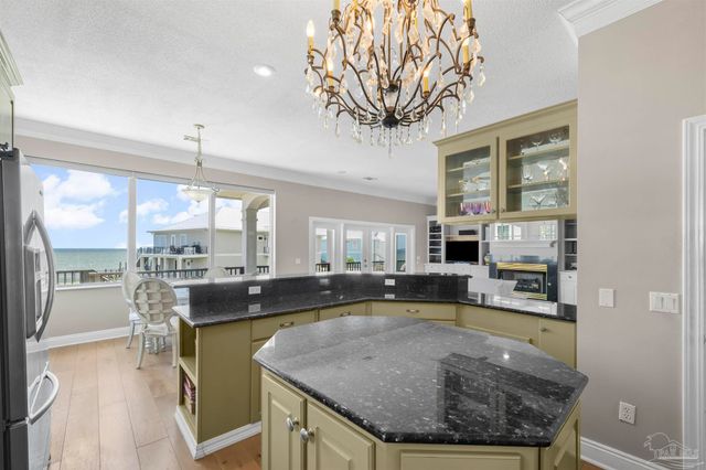 525 Windrose Cir, Pensacola, FL 32507