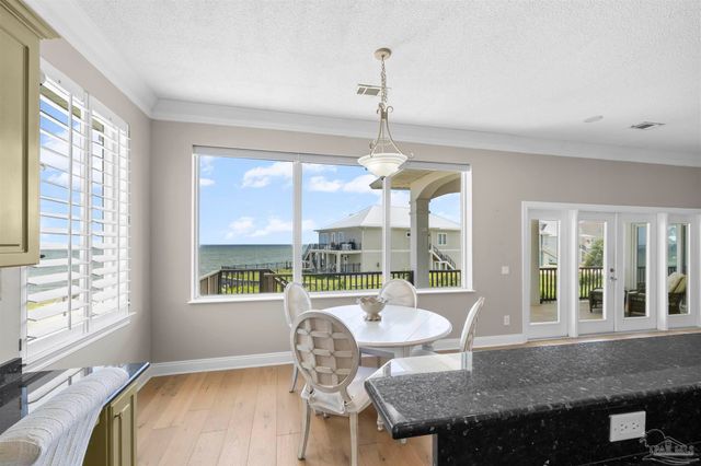 525 Windrose Cir, Pensacola, FL 32507