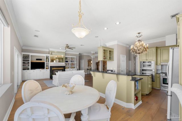 525 Windrose Cir, Pensacola, FL 32507