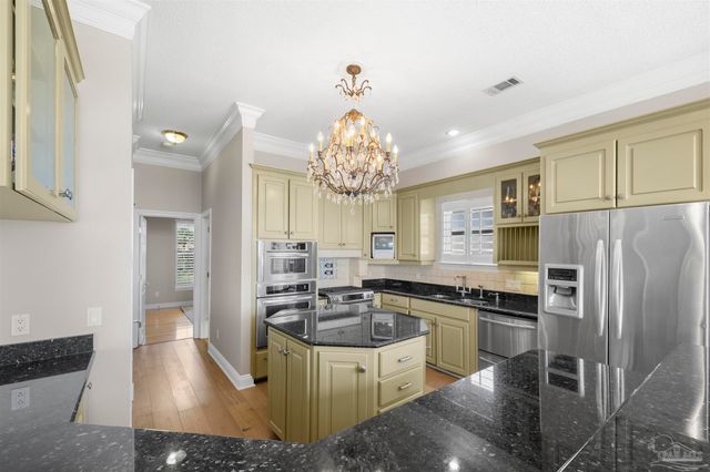 525 Windrose Cir, Pensacola, FL 32507