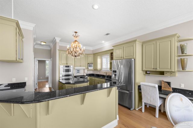 525 Windrose Cir, Pensacola, FL 32507