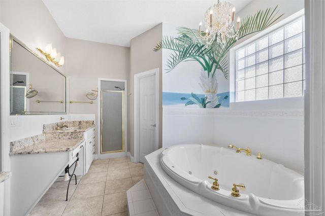 525 Windrose Cir, Pensacola, FL 32507