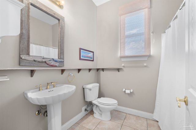 525 Windrose Cir, Pensacola, FL 32507