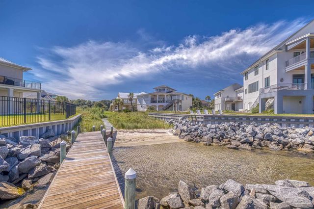 525 Windrose Cir, Pensacola, FL 32507