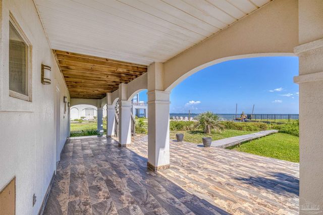 525 Windrose Cir, Pensacola, FL 32507