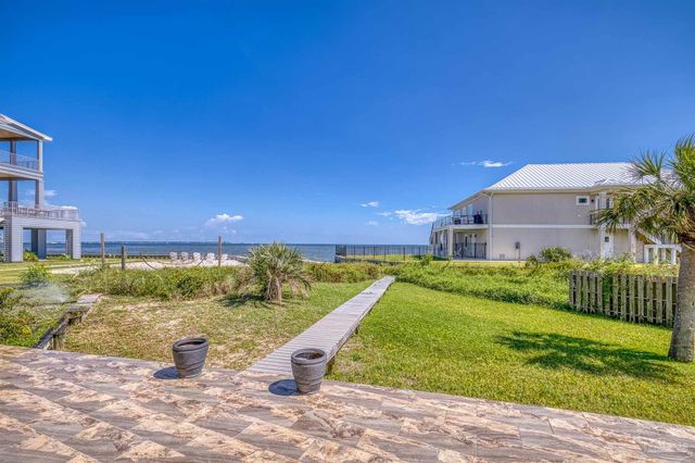 525 Windrose Cir, Pensacola, FL 32507