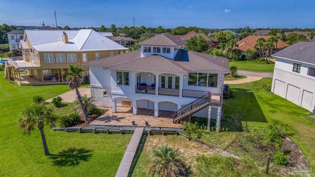525 Windrose Cir, Pensacola, FL 32507