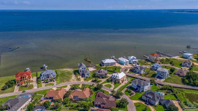 525 Windrose Cir, Pensacola, FL 32507