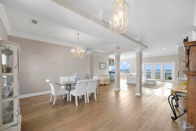 525 Windrose Cir, Pensacola, FL 32507