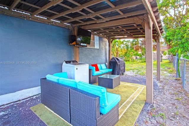 2501 NW 30th Way, Fort Lauderdale, FL 33311