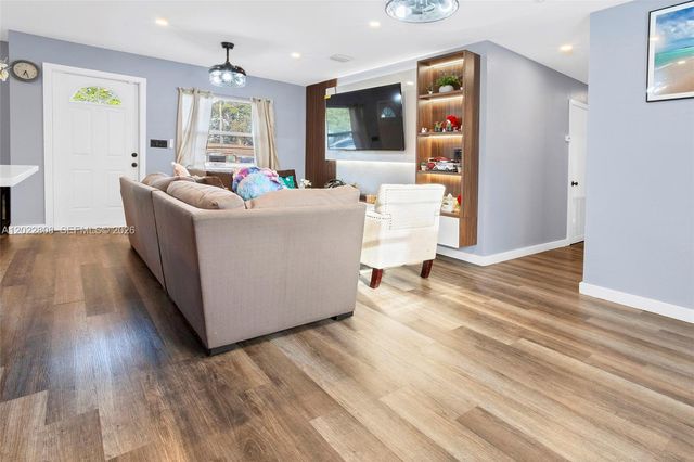 2501 NW 30th Way, Fort Lauderdale, FL 33311