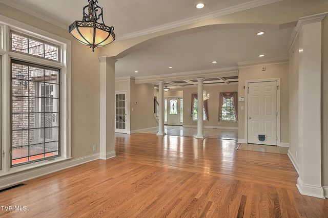 121 Quail Heights Court, Kingsport, TN 37663