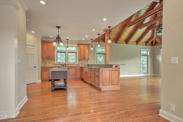121 Quail Heights Court, Kingsport, TN 37663