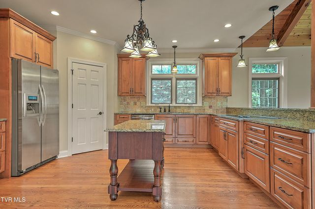 121 Quail Heights Court, Kingsport, TN 37663