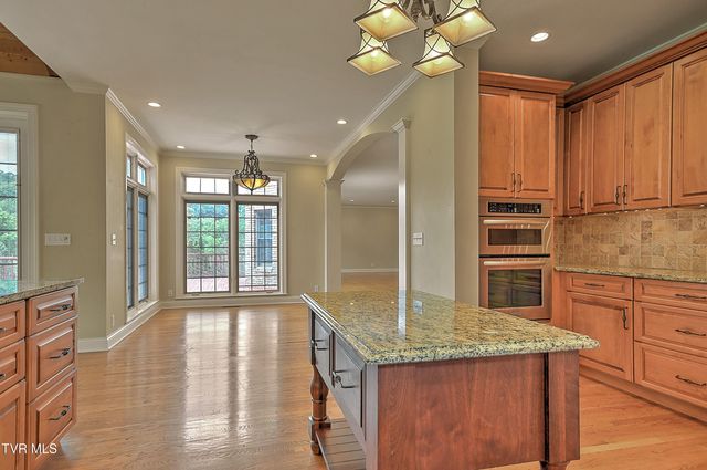 121 Quail Heights Court, Kingsport, TN 37663