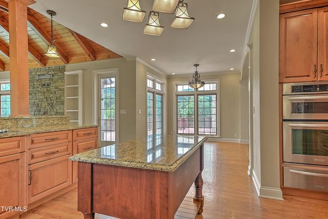 121 Quail Heights Court, Kingsport, TN 37663