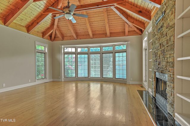 121 Quail Heights Court, Kingsport, TN 37663