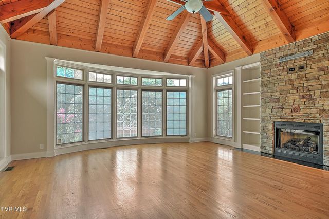 121 Quail Heights Court, Kingsport, TN 37663