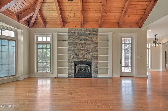 121 Quail Heights Court, Kingsport, TN 37663