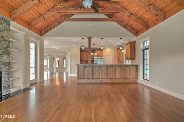121 Quail Heights Court, Kingsport, TN 37663