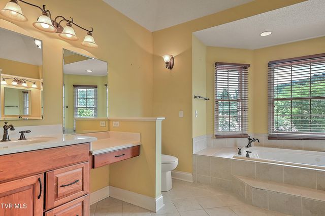 121 Quail Heights Court, Kingsport, TN 37663