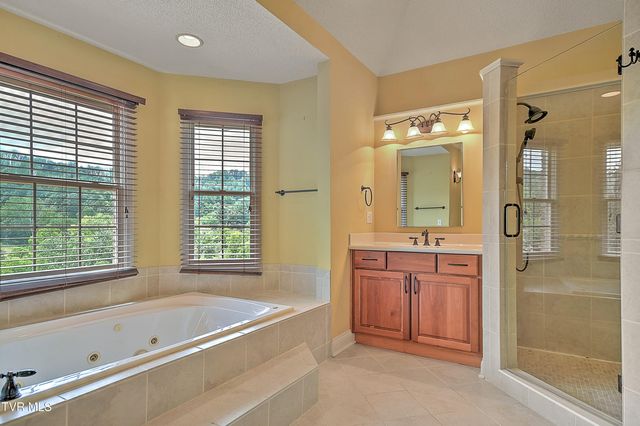 121 Quail Heights Court, Kingsport, TN 37663