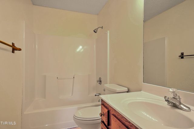 121 Quail Heights Court, Kingsport, TN 37663