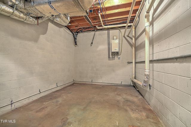 121 Quail Heights Court, Kingsport, TN 37663