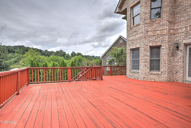 121 Quail Heights Court, Kingsport, TN 37663