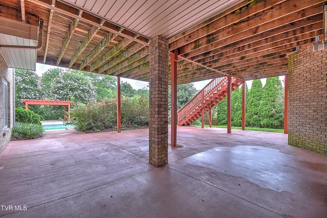 121 Quail Heights Court, Kingsport, TN 37663