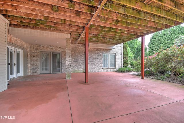 121 Quail Heights Court, Kingsport, TN 37663