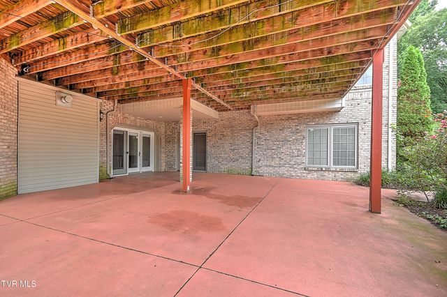 121 Quail Heights Court, Kingsport, TN 37663