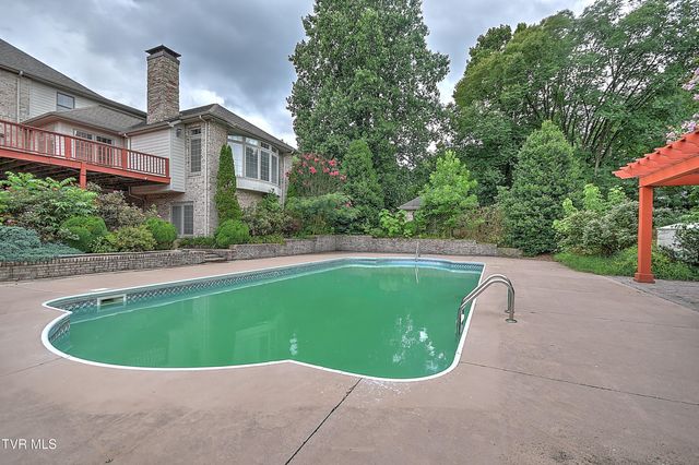 121 Quail Heights Court, Kingsport, TN 37663