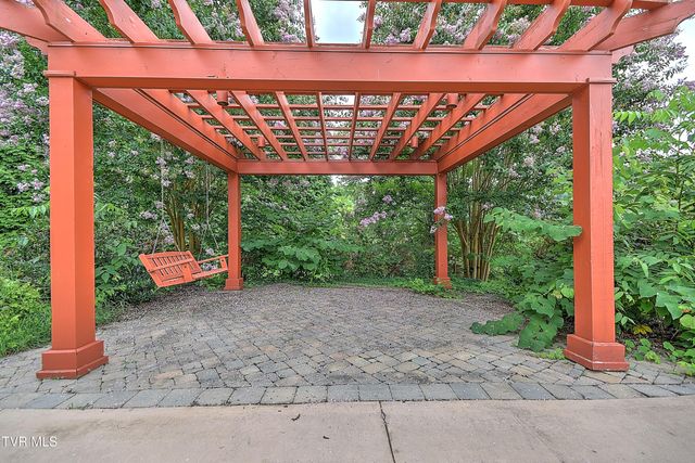 121 Quail Heights Court, Kingsport, TN 37663