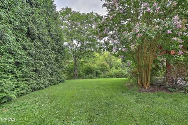 121 Quail Heights Court, Kingsport, TN 37663