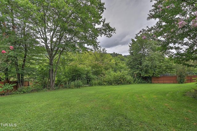 121 Quail Heights Court, Kingsport, TN 37663