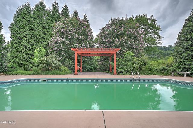 121 Quail Heights Court, Kingsport, TN 37663