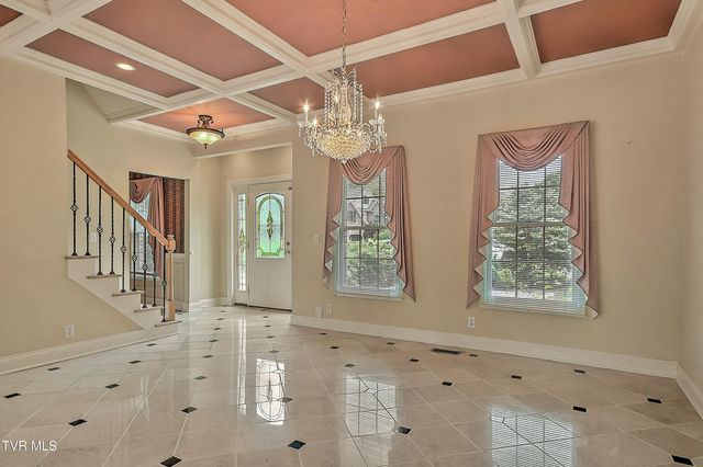 121 Quail Heights Court, Kingsport, TN 37663
