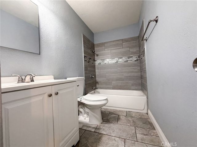 15929 La Verida, Victorville, CA 92395
