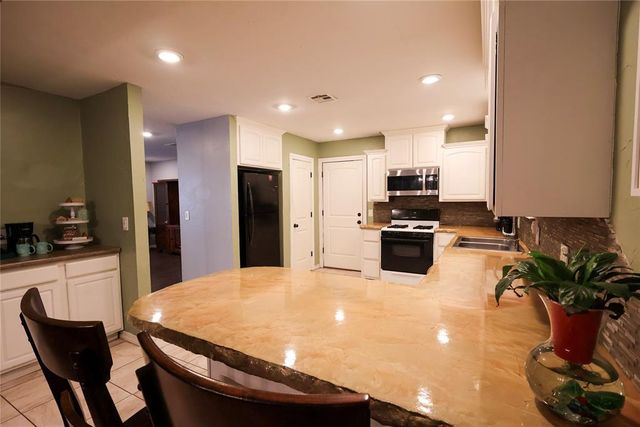 507 Whispering Oaks, Tecumseh, OK 74873