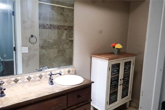 507 Whispering Oaks, Tecumseh, OK 74873