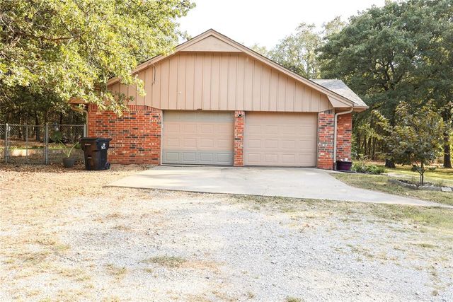 507 Whispering Oaks, Tecumseh, OK 74873