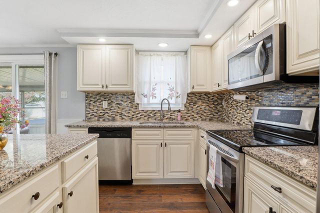 3185 LEHR DR, York, PA 17404