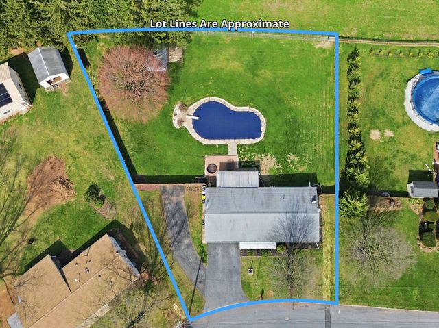 3185 LEHR DR, York, PA 17404